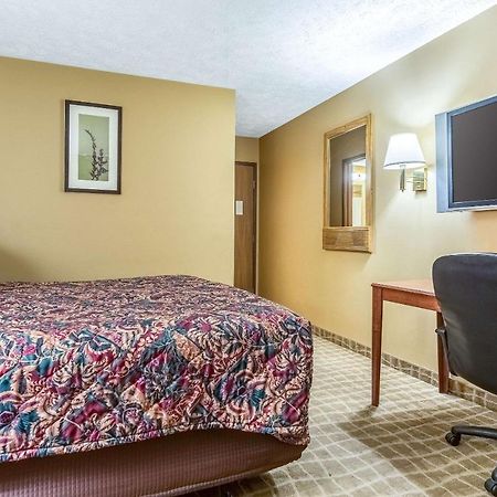 Rodeway Inn Limon Eksteriør billede